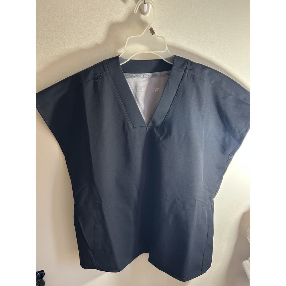 Fabletics NWOT 360 Built-in-Bra Scrub Top Black Size Medium